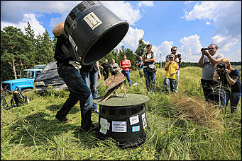 3 августа 2017 г., Алтайский край. Смолихина Екатерина Конфискованных соколов-балобанов выпустили на свободу в Алтайском крае
