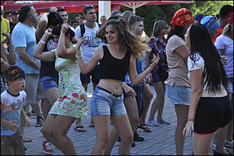 1 июль 2017 г., Барнаул   Яркие краски 60-х: как на Алтае прошел фестиваль "Because of the Beatles"