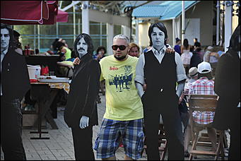 1 июль 2017 г., Барнаул   Яркие краски 60-х: как на Алтае прошел фестиваль "Because of the Beatles"