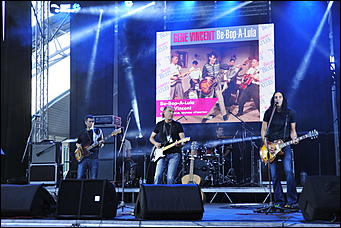 1 июль 2017 г., Барнаул   Яркие краски 60-х: как на Алтае прошел фестиваль "Because of the Beatles"