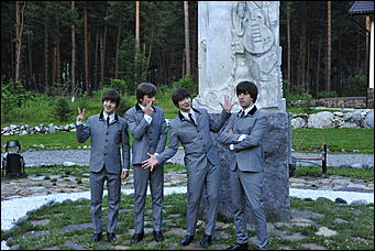 1 июль 2017 г., Барнаул   Яркие краски 60-х: как на Алтае прошел фестиваль "Because of the Beatles"