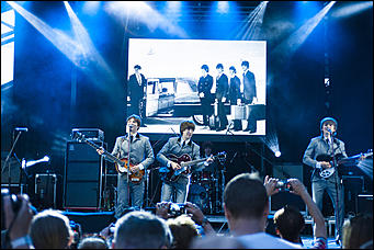 1 июль 2017 г., Барнаул   Яркие краски 60-х: как на Алтае прошел фестиваль "Because of the Beatles"