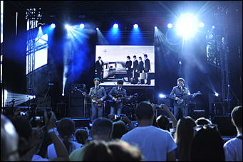 1 июль 2017 г., Барнаул   Яркие краски 60-х: как на Алтае прошел фестиваль "Because of the Beatles"