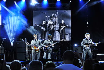 1 июль 2017 г., Барнаул   Яркие краски 60-х: как на Алтае прошел фестиваль "Because of the Beatles"