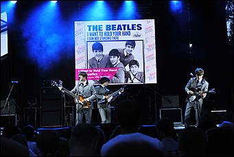 1 июль 2017 г., Барнаул   Яркие краски 60-х: как на Алтае прошел фестиваль "Because of the Beatles"