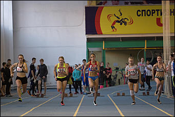4 декабрь 2016 г., Барнаул © Амител Вячеслав Мельников   Воля к победе. Как проходило первенство края по легкой атлетике. Фоторепортаж