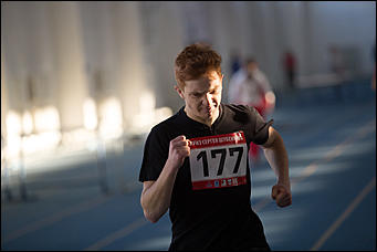 4 декабрь 2016 г., Барнаул © Амител Вячеслав Мельников   Воля к победе. Как проходило первенство края по легкой атлетике. Фоторепортаж