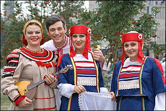 11 августа 2007 г., Белокуриха   День рождения Белокурихи

(фото Кристины Красниковой)