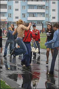 11 августа 2007 г., Белокуриха   День рождения Белокурихи

(фото Кристины Красниковой)