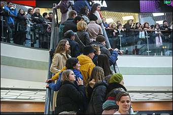 27 марта 2019 г., Барнаул. Екатерина Смолихина   Увидеть БГ с эскалатора: как в Барнауле прошел бесплатный концерт "Аквариума"
