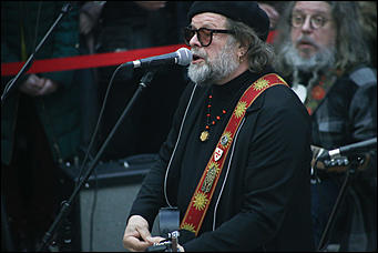 27 марта 2019 г., Барнаул. Екатерина Смолихина   Увидеть БГ с эскалатора: как в Барнауле прошел бесплатный концерт "Аквариума"