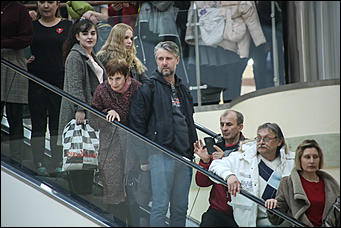 27 марта 2019 г., Барнаул. Екатерина Смолихина   Увидеть БГ с эскалатора: как в Барнауле прошел бесплатный концерт "Аквариума"