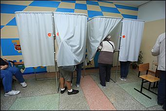 20 сентября 2021 г., Барнаул. Екатерина Смолихина   Детям – шарик, взрослым – бюллетени. Выборы - 2021 в Барнауле