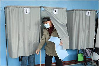 20 сентября 2021 г., Барнаул. Екатерина Смолихина   Детям – шарик, взрослым – бюллетени. Выборы - 2021 в Барнауле