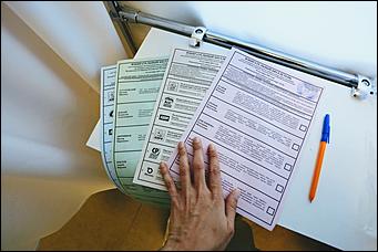 20 сентября 2021 г., Барнаул. Екатерина Смолихина   Детям – шарик, взрослым – бюллетени. Выборы - 2021 в Барнауле