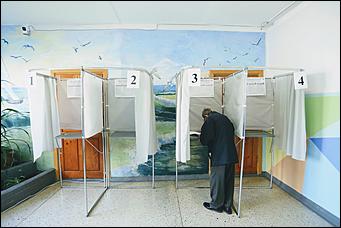 20 сентября 2021 г., Барнаул. Екатерина Смолихина   Детям – шарик, взрослым – бюллетени. Выборы - 2021 в Барнауле