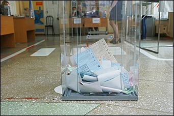 20 сентября 2021 г., Барнаул. Екатерина Смолихина   Детям – шарик, взрослым – бюллетени. Выборы - 2021 в Барнауле