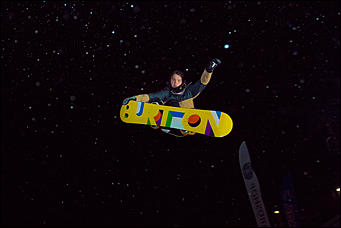 12 декабря 2015 г.   12 декабря 2015 года на склоне ГЛК "Авальман" с 17:00 прошел открытый чемпионат по сноуборду в дисциплине "Биг Эйр"