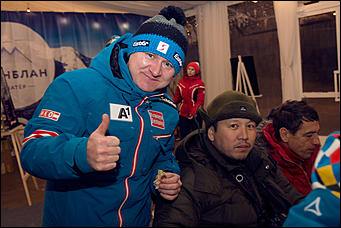 12 декабря 2015 г.   12 декабря 2015 года на склоне ГЛК "Авальман" с 17:00 прошел открытый чемпионат по сноуборду в дисциплине "Биг Эйр"