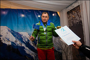 12 декабря 2015 г.   12 декабря 2015 года на склоне ГЛК "Авальман" с 17:00 прошел открытый чемпионат по сноуборду в дисциплине "Биг Эйр"