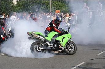 13 июля 2007 г., Барнаул   Сибирское байк-шоу "Без тормозов"