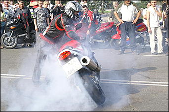 13 июля 2007 г., Барнаул   Сибирское байк-шоу "Без тормозов"