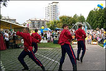 30 августа 2008 г., Барнаул   Цветы Барнаулу в день рождения!