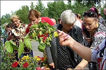 30 августа 2008 г., Барнаул   Цветы Барнаулу в день рождения!