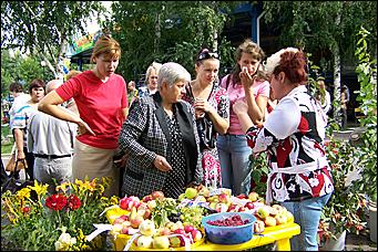 30 августа 2008 г., Барнаул   Цветы Барнаулу в день рождения!