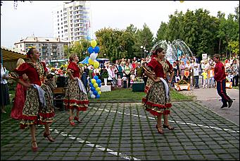 30 августа 2008 г., Барнаул   Цветы Барнаулу в день рождения!