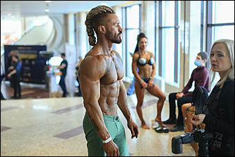 14 марта 2021 г., Барнаул   Алтайские чудо-женщины. Как в Барнауле прошёл чемпионат по бодибилдингу