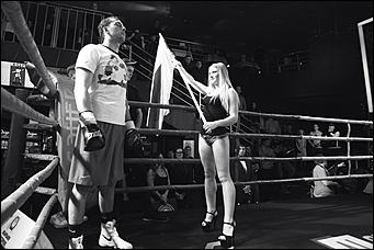 2 декабрь 2016 г., Барнаул © Амител Вячеслав Мельников   Девушки и бокс: "Великий бой на Алтае" прошел в Барнауле без Валуева