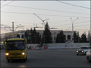 3 апрель 2012 г., Барнаул   Демонтаж "ОКТЯБРЬСКОГО РАЙОНА" Барнаула