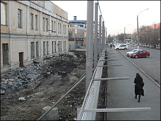 3 апрель 2012 г., Барнаул   Демонтаж "ОКТЯБРЬСКОГО РАЙОНА" Барнаула