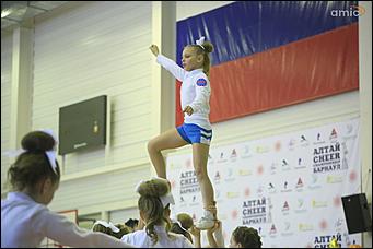 9 декабря 2018 г., Барнаул. Екатерина Смолихина   Улетная поддержка: чемпионат по чирлидингу прошел в Барнауле