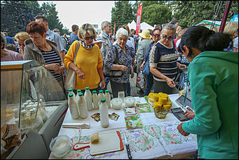 24 августа 2019 г., Барнаул   10 тонн сыра, 20 тысяч гостей: как в Барнауле прошел фестиваль "Дни алтайского сыра"