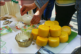 24 августа 2019 г., Барнаул   10 тонн сыра, 20 тысяч гостей: как в Барнауле прошел фестиваль "Дни алтайского сыра"