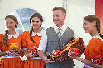 24 августа 2019 г., Барнаул   10 тонн сыра, 20 тысяч гостей: как в Барнауле прошел фестиваль "Дни алтайского сыра"