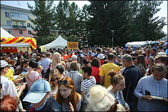 24 августа 2019 г., Барнаул   10 тонн сыра, 20 тысяч гостей: как в Барнауле прошел фестиваль "Дни алтайского сыра"