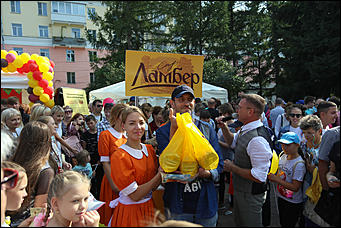 24 августа 2019 г., Барнаул   10 тонн сыра, 20 тысяч гостей: как в Барнауле прошел фестиваль "Дни алтайского сыра"