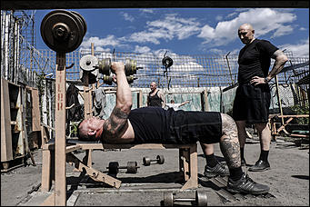 30 май 2017 г., Барнаул Мельников Вячеслав   Везде жизнь. Как "прокачиваются" заключенные барнаульской колонии №3