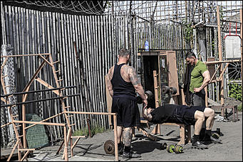 30 май 2017 г., Барнаул Мельников Вячеслав   Везде жизнь. Как "прокачиваются" заключенные барнаульской колонии №3