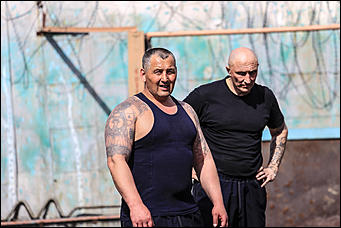 30 май 2017 г., Барнаул Мельников Вячеслав   Везде жизнь. Как "прокачиваются" заключенные барнаульской колонии №3