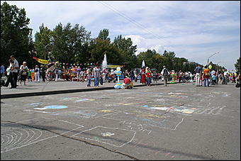 23 августа 2009 г., Барнаул   Праздник цветов и парад невест в Барнауле