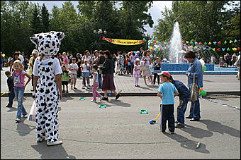 23 августа 2009 г., Барнаул   Праздник цветов и парад невест в Барнауле