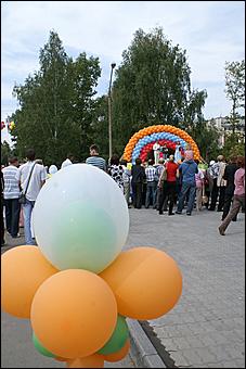 23 августа 2009 г., Барнаул   Праздник цветов и парад невест в Барнауле