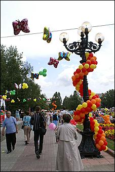 23 августа 2009 г., Барнаул   Праздник цветов и парад невест в Барнауле