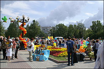 23 августа 2009 г., Барнаул   Праздник цветов и парад невест в Барнауле