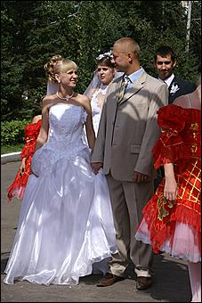 23 августа 2009 г., Барнаул   Праздник цветов и парад невест в Барнауле