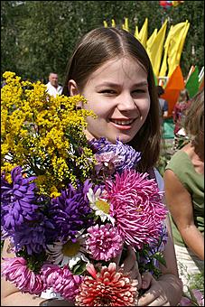 23 августа 2009 г., Барнаул   Праздник цветов и парад невест в Барнауле